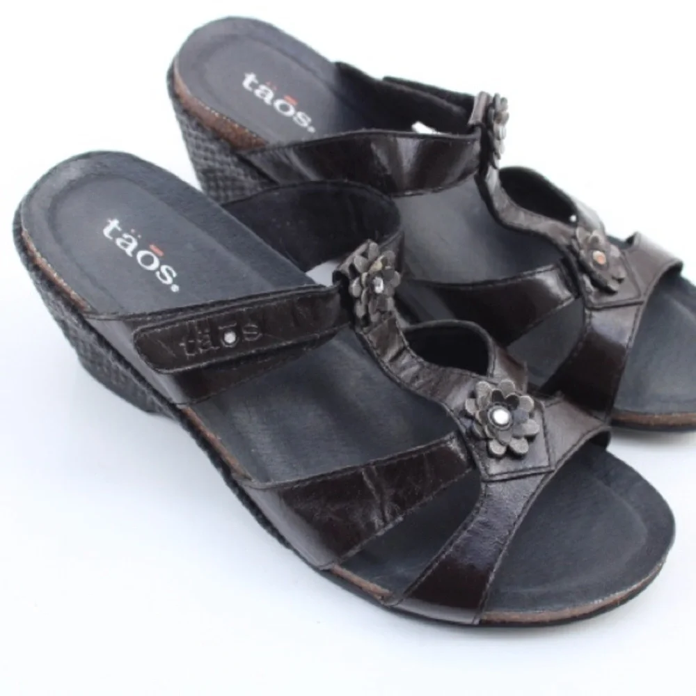 Taos wedge sandals
